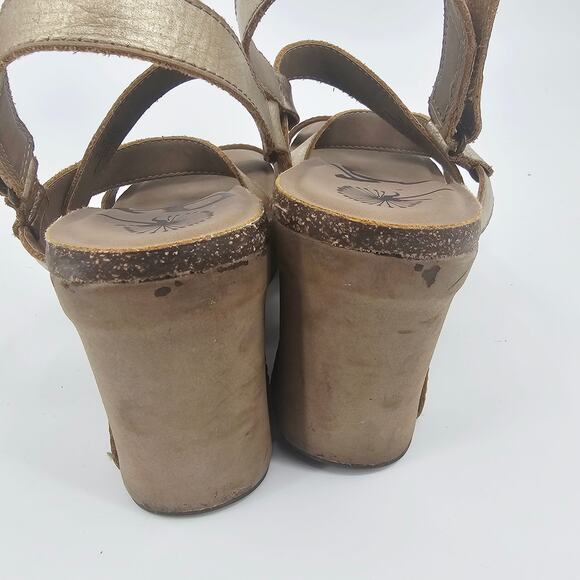 OTBT Sail Leather Strappy Wedge Sandal Gold Womens 10 M Boho Beachy Bohemian
